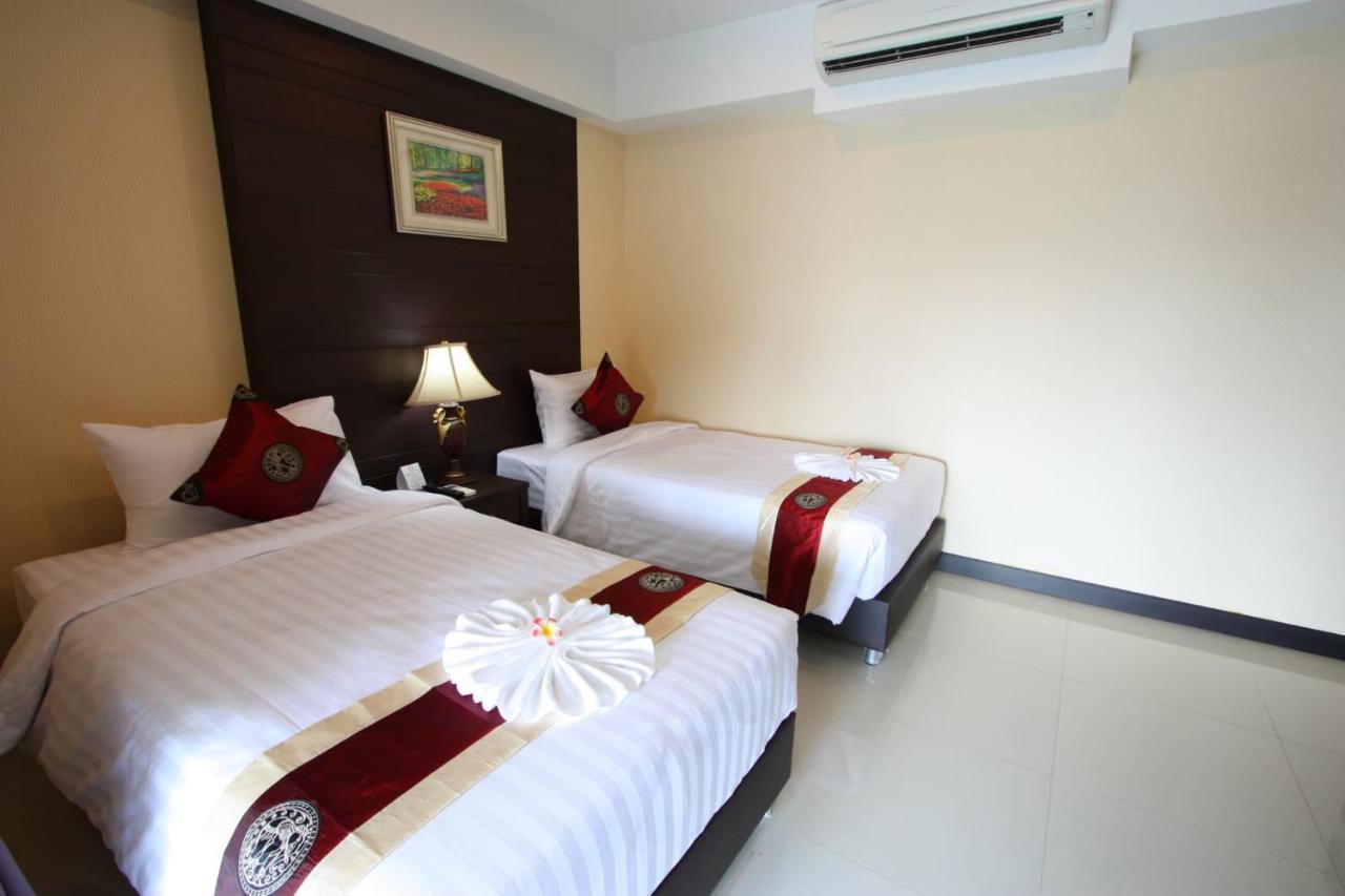 Valhalla Pattaya Hotel Jomtien Beach Exteriör bild